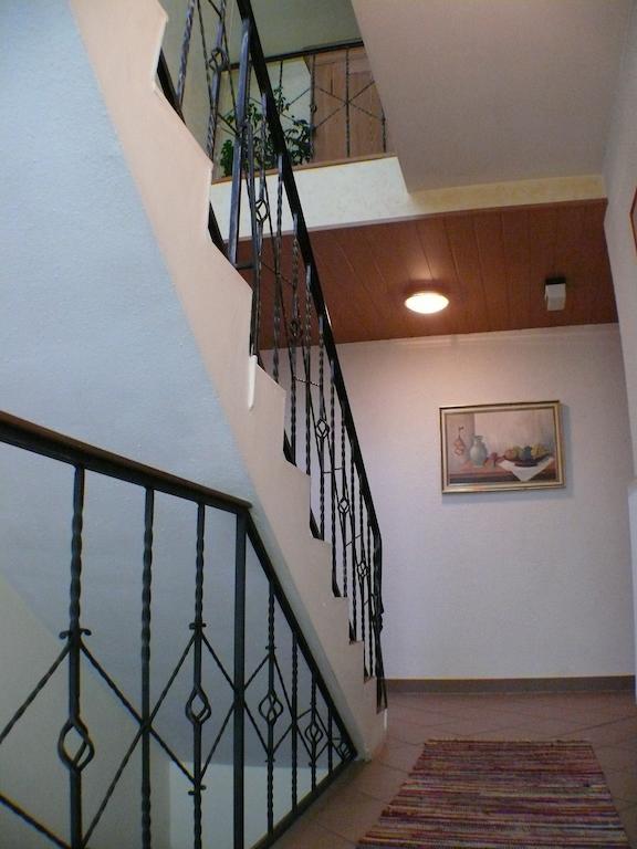 Hotel Garni Pension Ruth Mutterstadt Eksteriør bilde